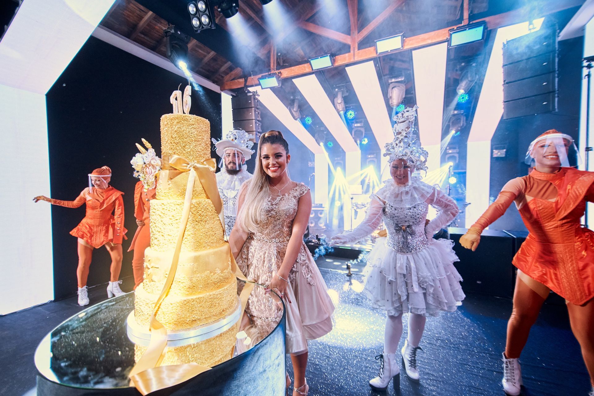 Foto Maria Isabella - Sixteen Foto Maria Isabella - Sixteen - Imagem 38