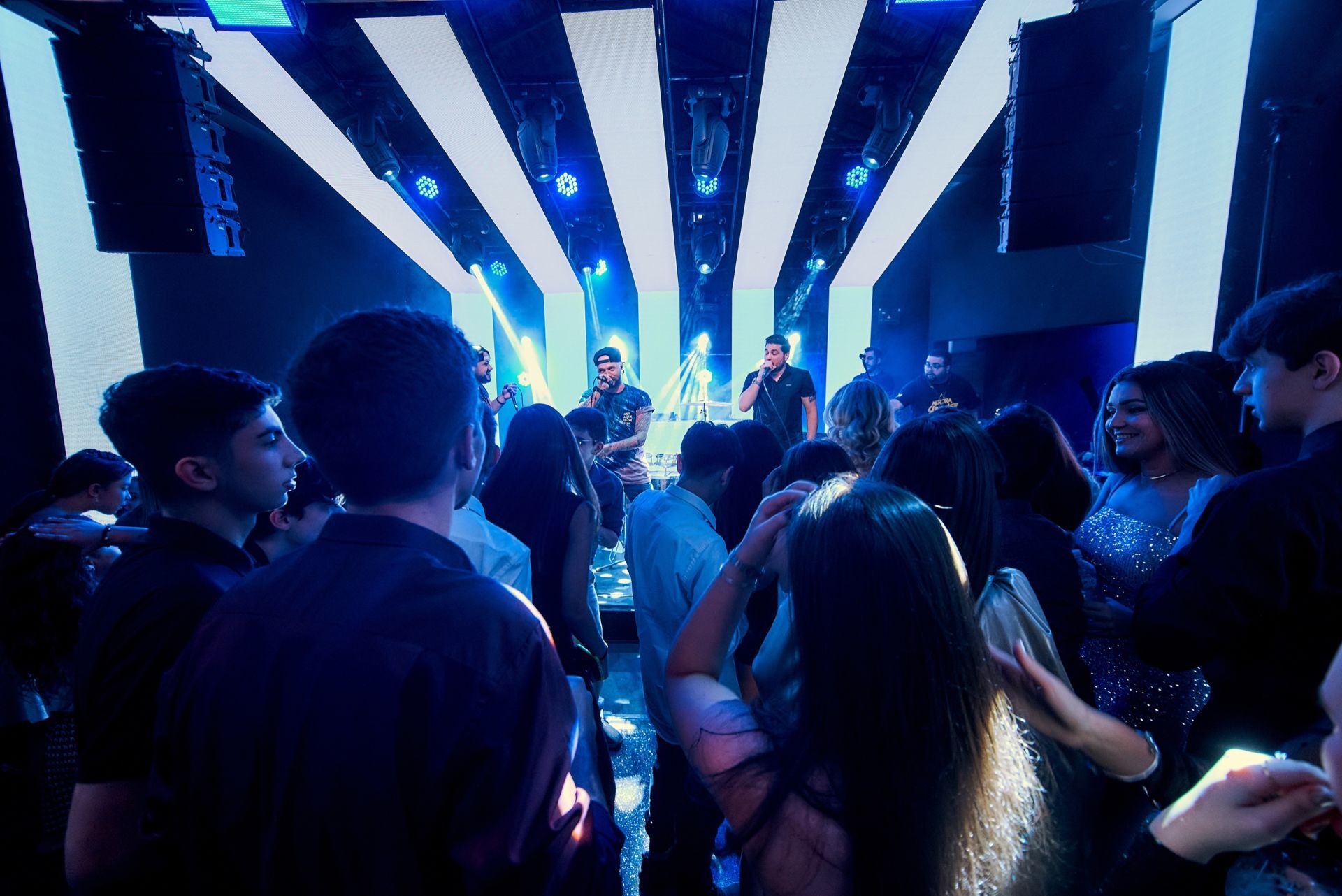 Foto Maria Isabella - Sixteen Foto Maria Isabella - Sixteen - Imagem 49