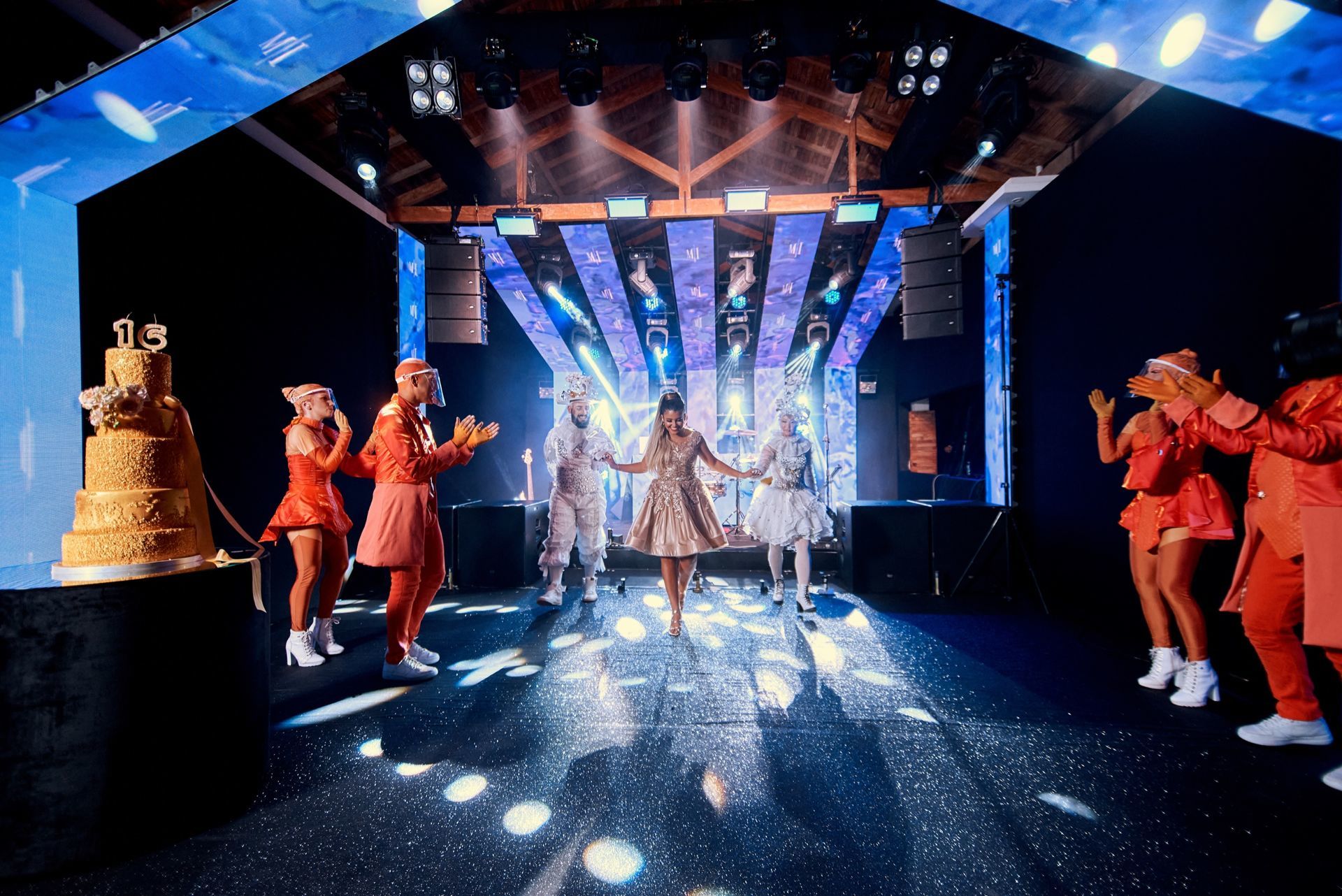 Foto Maria Isabella - Sixteen Foto Maria Isabella - Sixteen - Imagem 36