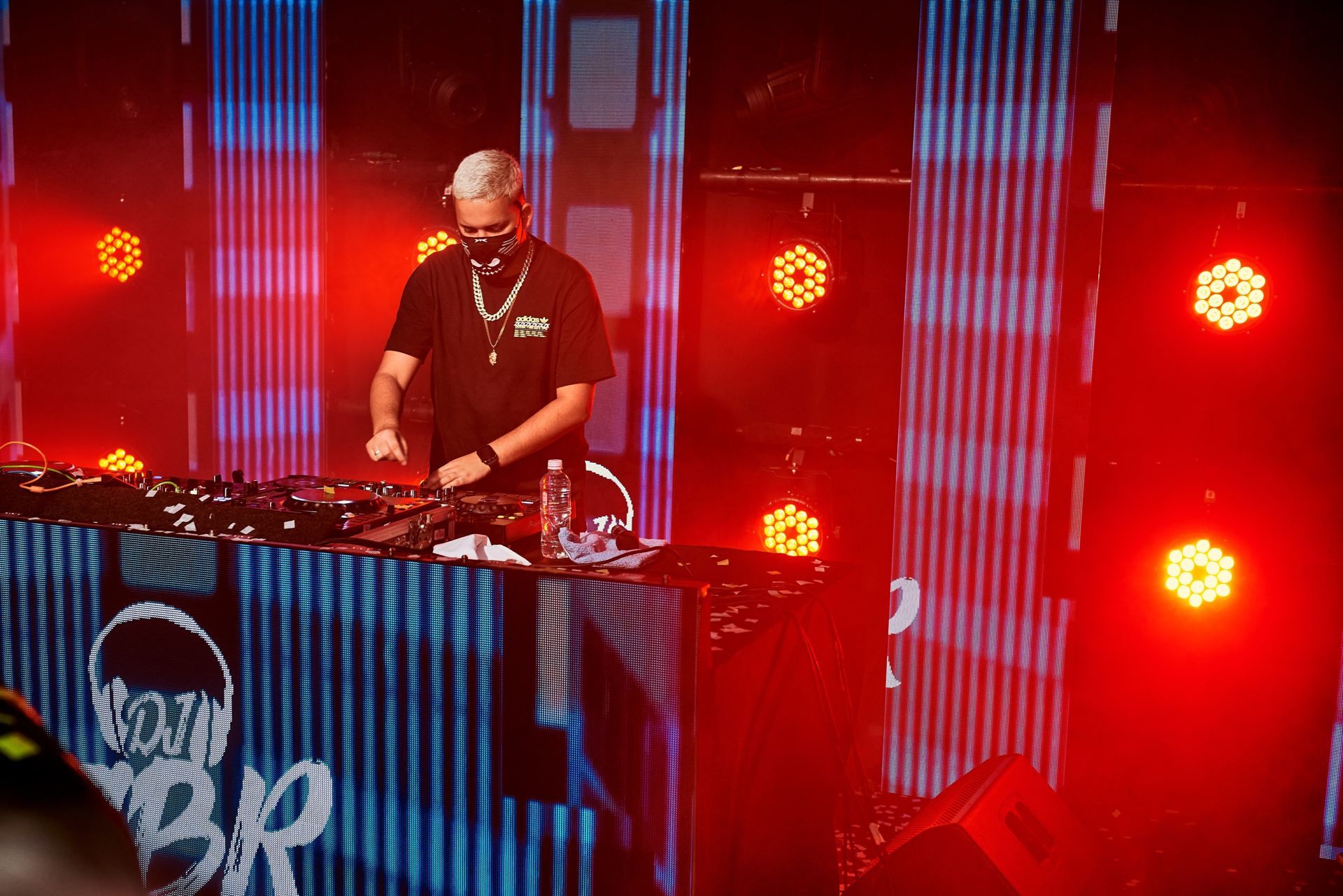 Foto Maria Isabella - Sixteen Foto Maria Isabella - Sixteen - Imagem 53