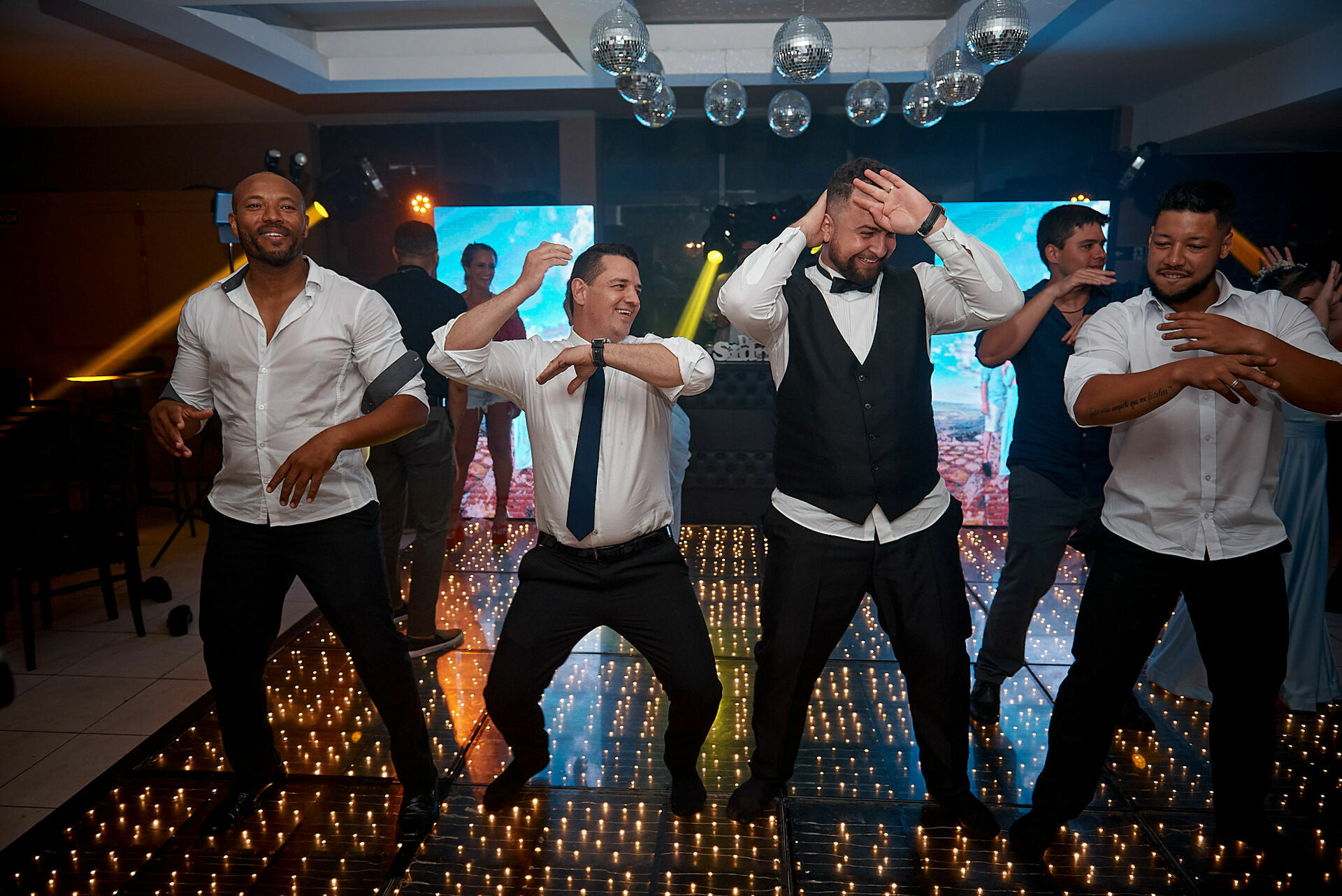 Foto Wedding - Gabriela e Breno - Dia mágico e noite perfeita   - Imagem 113