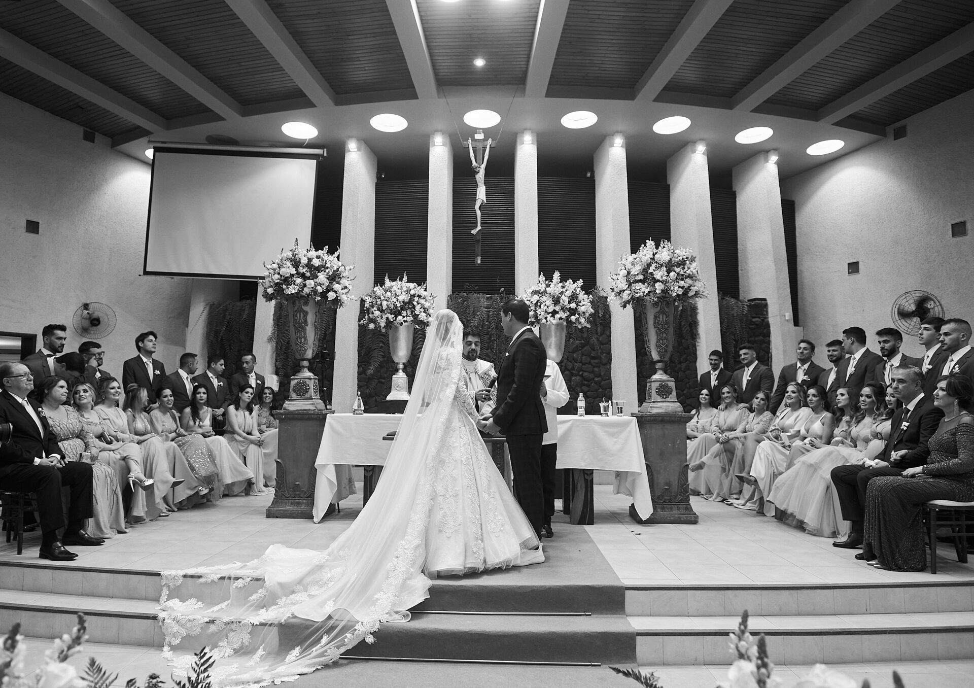 Foto Casamento espetacular Mariana e Marcos no Santuário NS de Fatima e Zion, Bauru - SP - Imagem 20