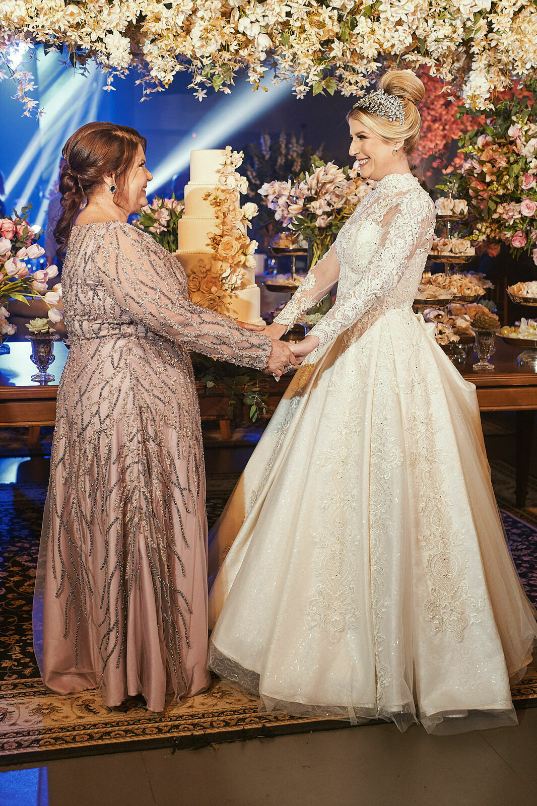 Foto Casamento espetacular Mariana e Marcos no Santuário NS de Fatima e Zion, Bauru - SP - Imagem 36