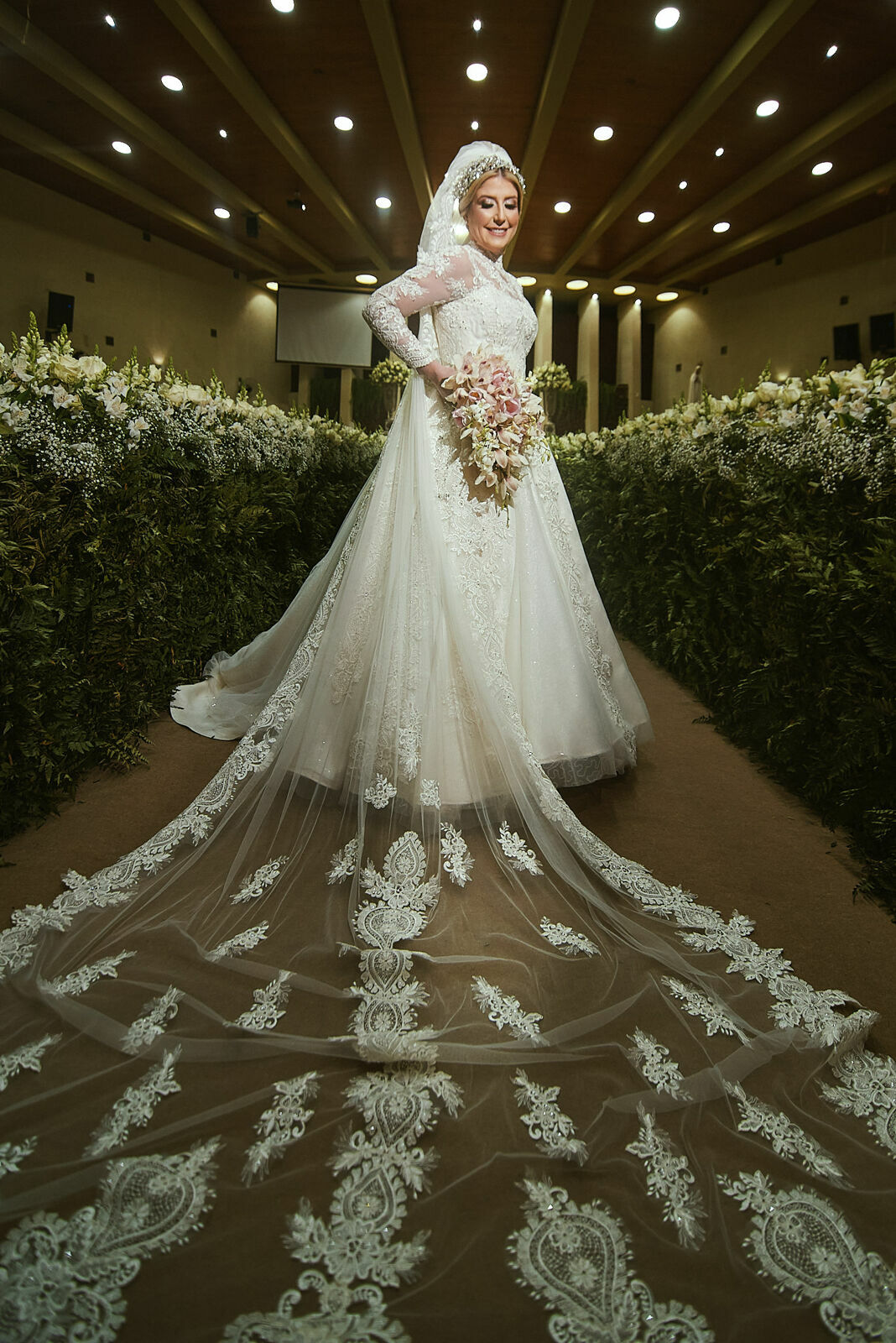 Foto Casamento espetacular Mariana e Marcos no Santuário NS de Fatima e Zion, Bauru - SP - Imagem 33