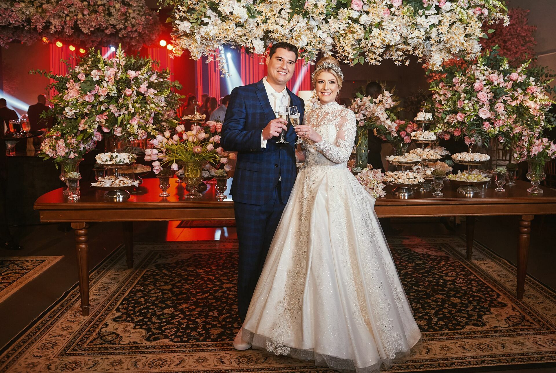 Foto Casamento espetacular Mariana e Marcos no Santuário NS de Fatima e Zion, Bauru - SP - Imagem 39