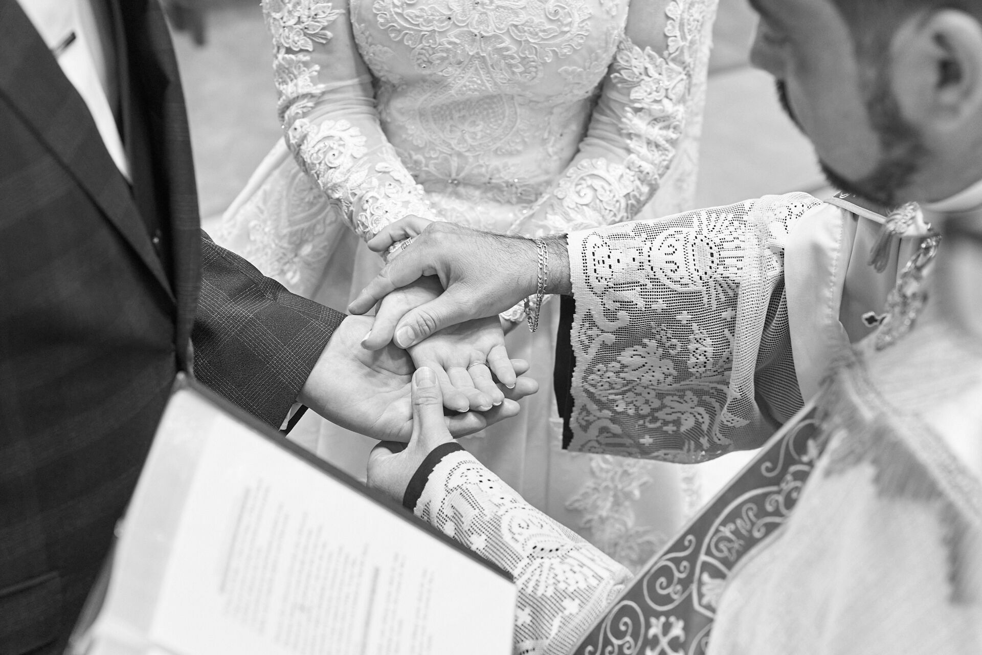 Foto Casamento espetacular Mariana e Marcos no Santuário NS de Fatima e Zion, Bauru - SP - Imagem 23