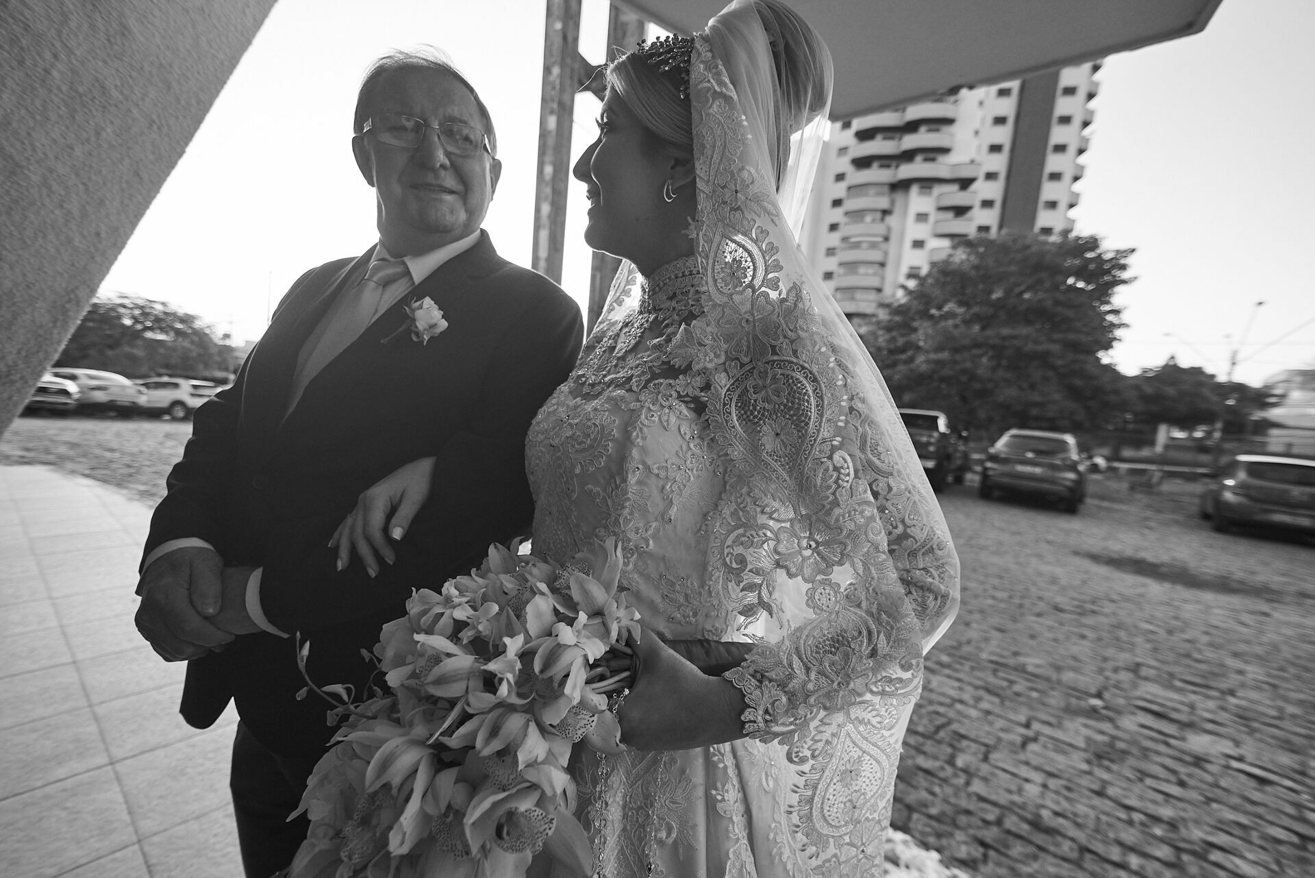 Foto Casamento espetacular Mariana e Marcos no Santuário NS de Fatima e Zion, Bauru - SP - Imagem 15