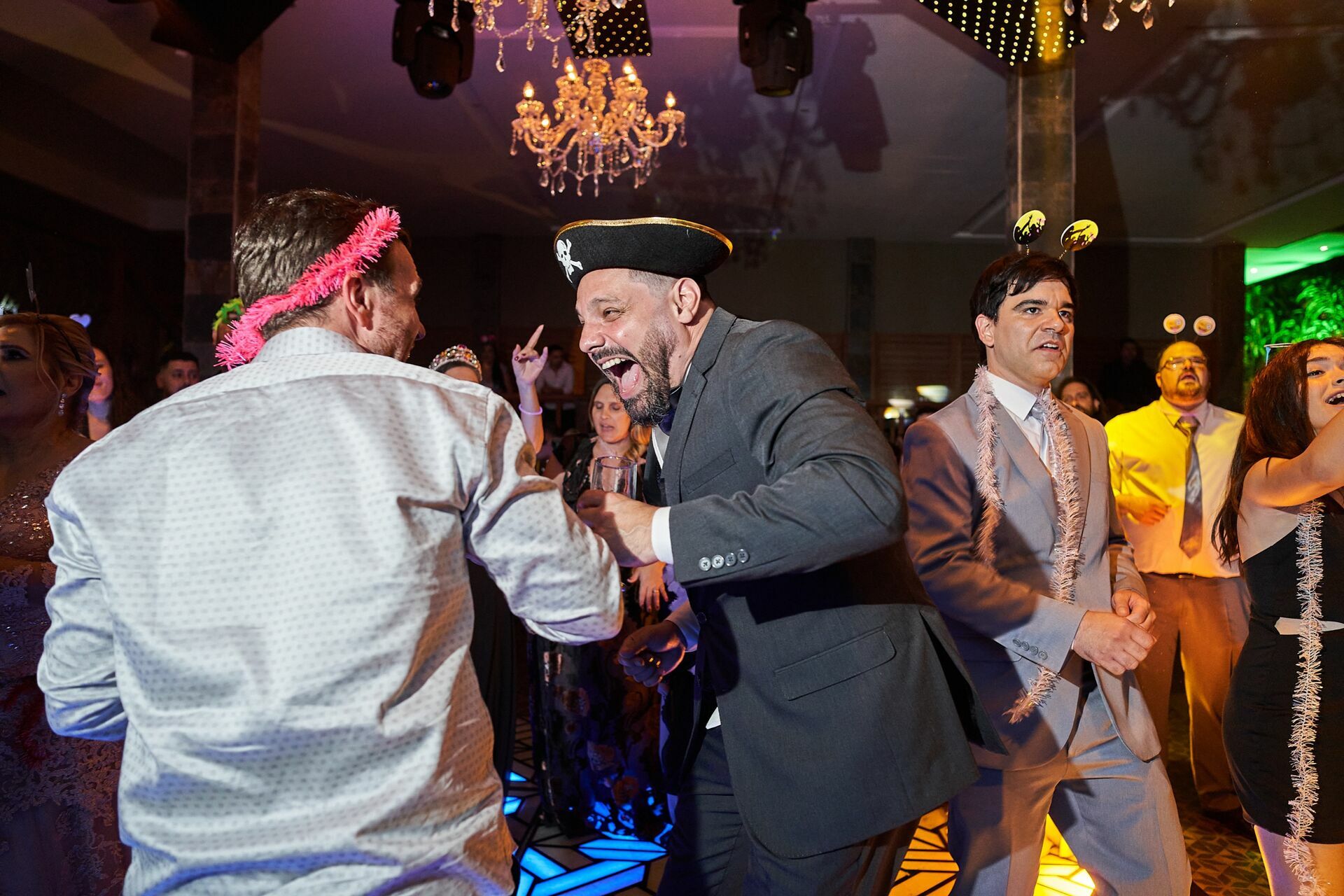 Foto Vanessa & Igor - Casamento lindo no Covadonga Bauru-SP - Imagem 160