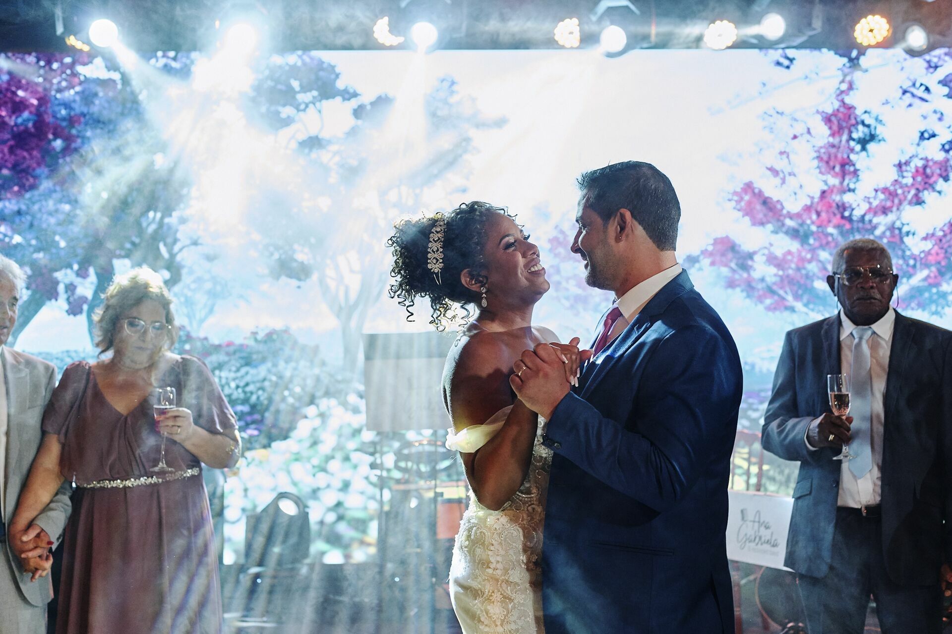 Foto Nagila e Hugo - Lindo casamento no campo - Imagem 129