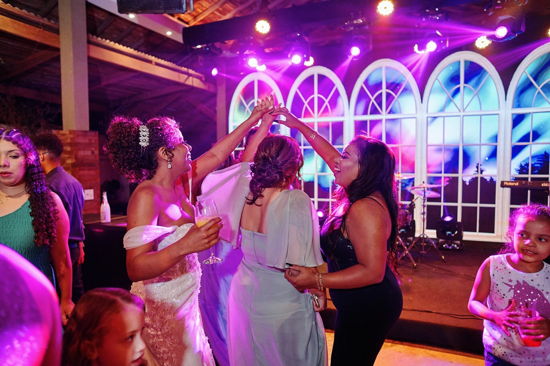 Foto Nagila e Hugo - Lindo casamento no campo - Imagem 136