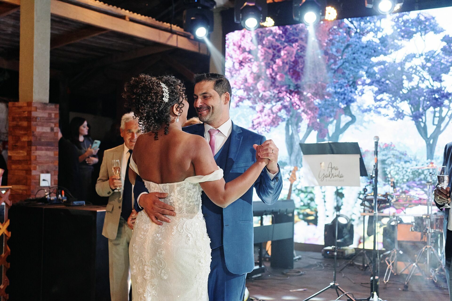 Foto Nagila e Hugo - Lindo casamento no campo - Imagem 124