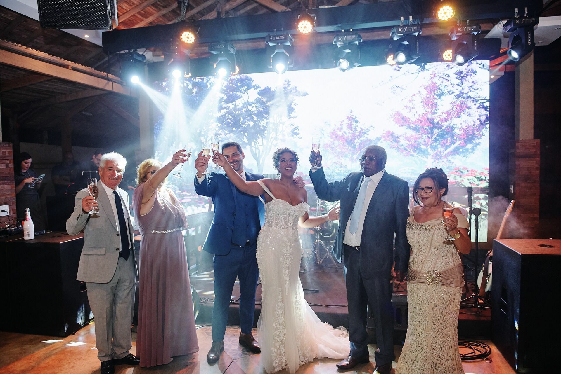 Foto Nagila e Hugo - Lindo casamento no campo - Imagem 131