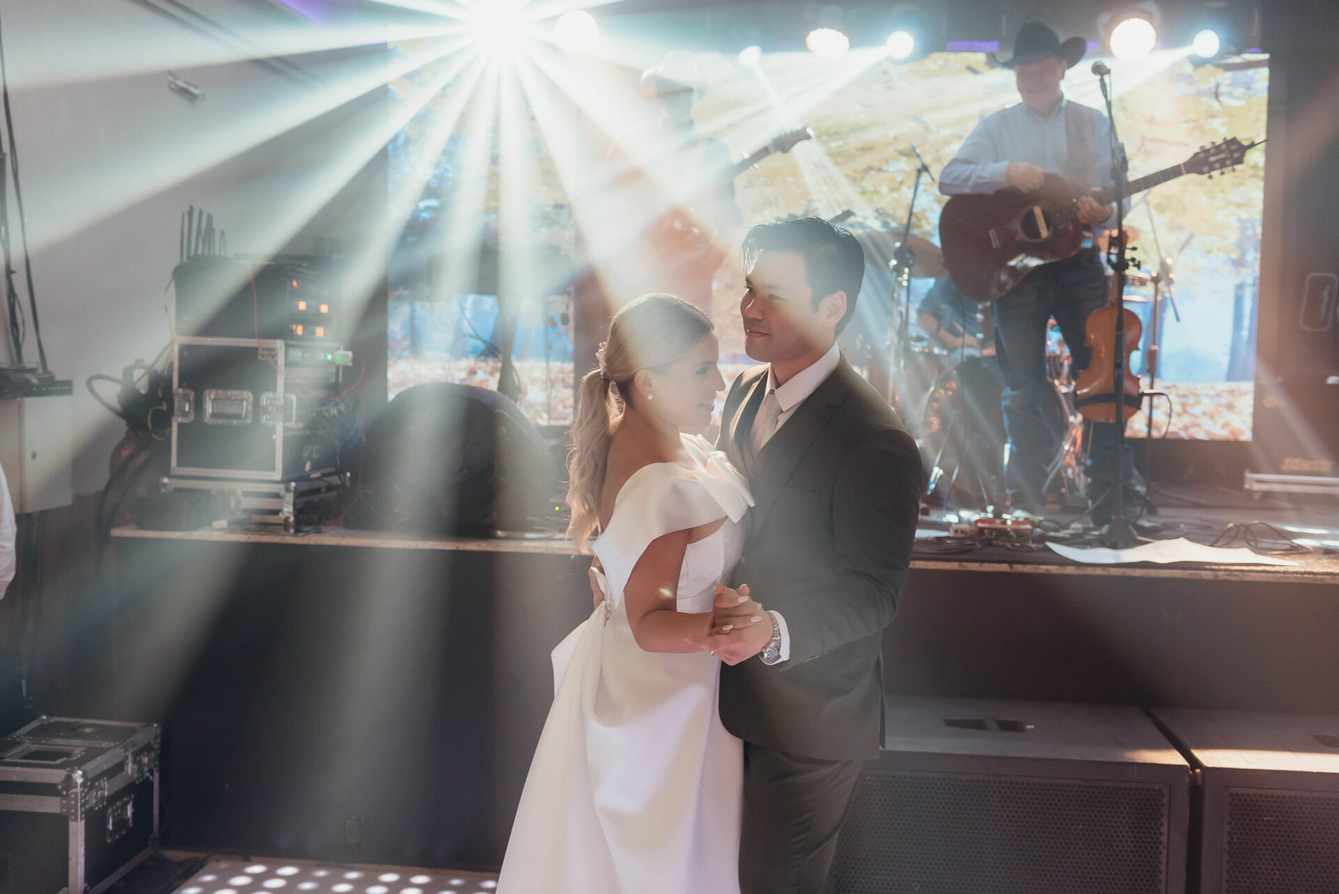 Foto Caroline & Alex - Casamento perfeito no La Terrasse - Bauru- SP - Imagem 43
